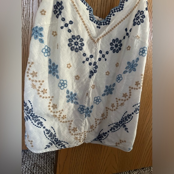 Cute tank top - Picture 2 of 6